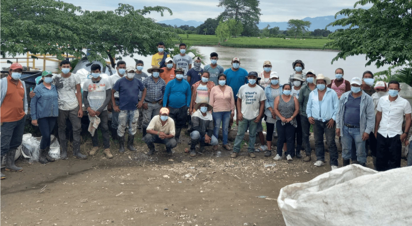 Personal del MARN trabaja arduamente para sanear el río Motagua