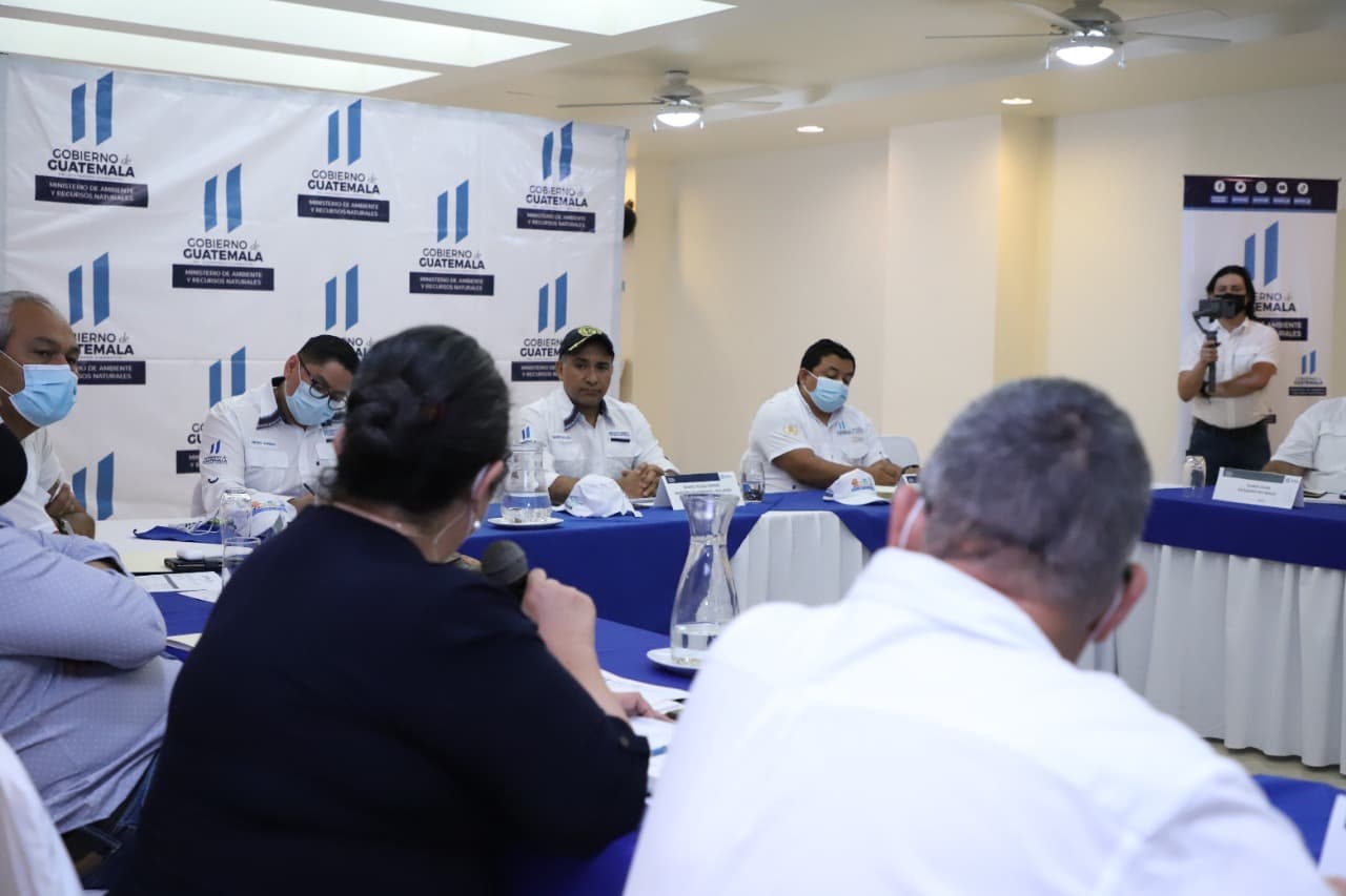 Alcaldes de Petén están comprometidos con el MARN en la aplicación del Reglamento 164-2021