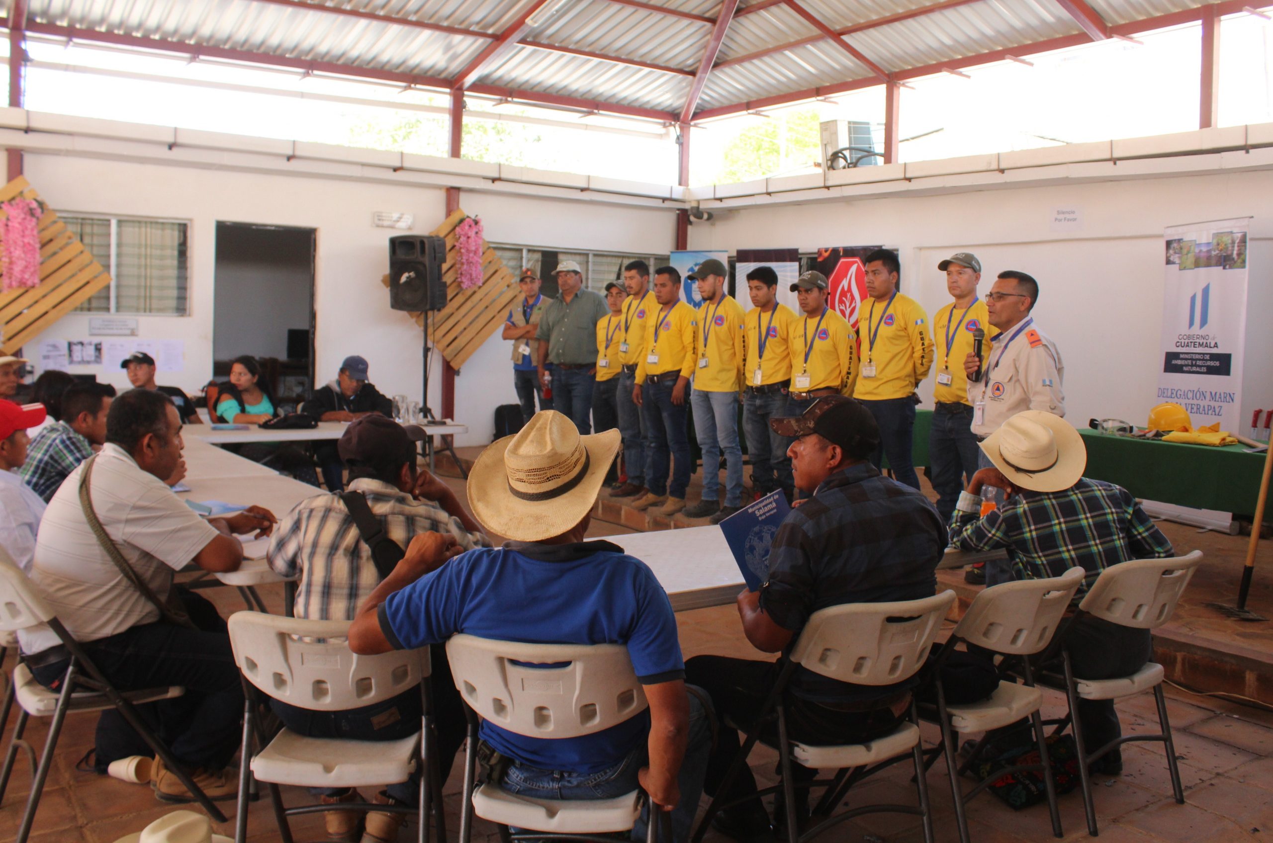 Capacitan a personal en Baja Verapaz para el control de incendios forestales