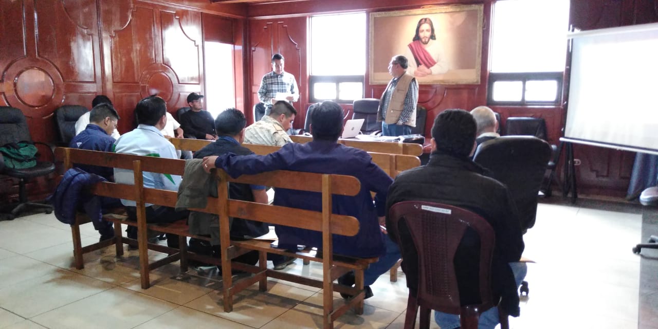 MARN participa en mesa técnica para desechos sólidos en Zunil, Quetzaltenango