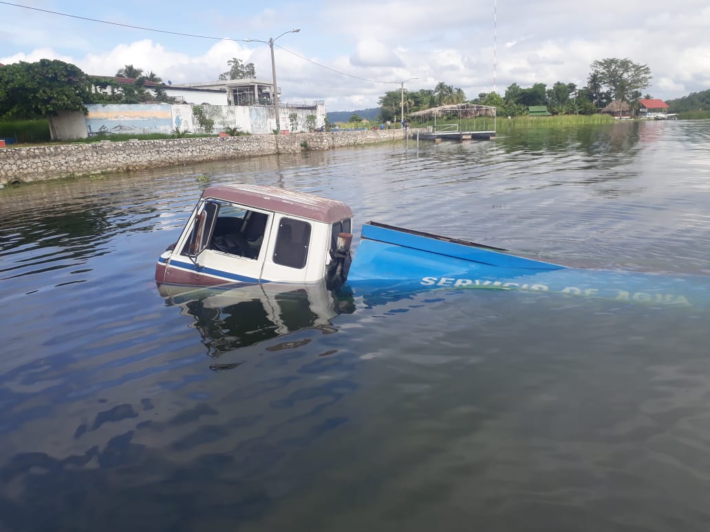 MARN interviene por derrame de combustible en Lago de Petén Itzá