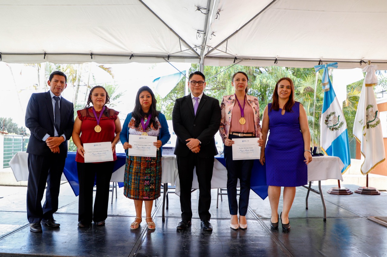 MARN  reconoce labor de tres mujeres trabajadoras