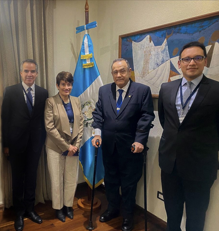 Presidente Giammattei recibe a autoridades de Visa