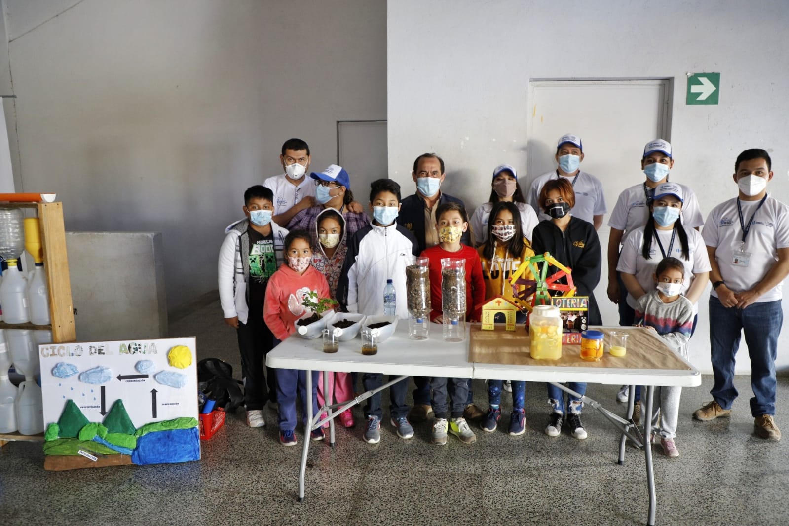 Niños disfrutan de la Feria del Agua en el parque Erick Barrondo