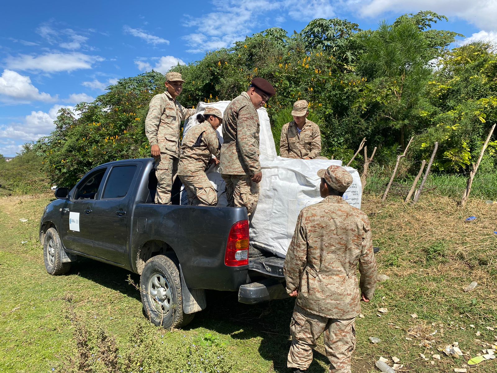 MARN, Ejército y gobierno local se unen para sanear el río Comaja en El Progreso