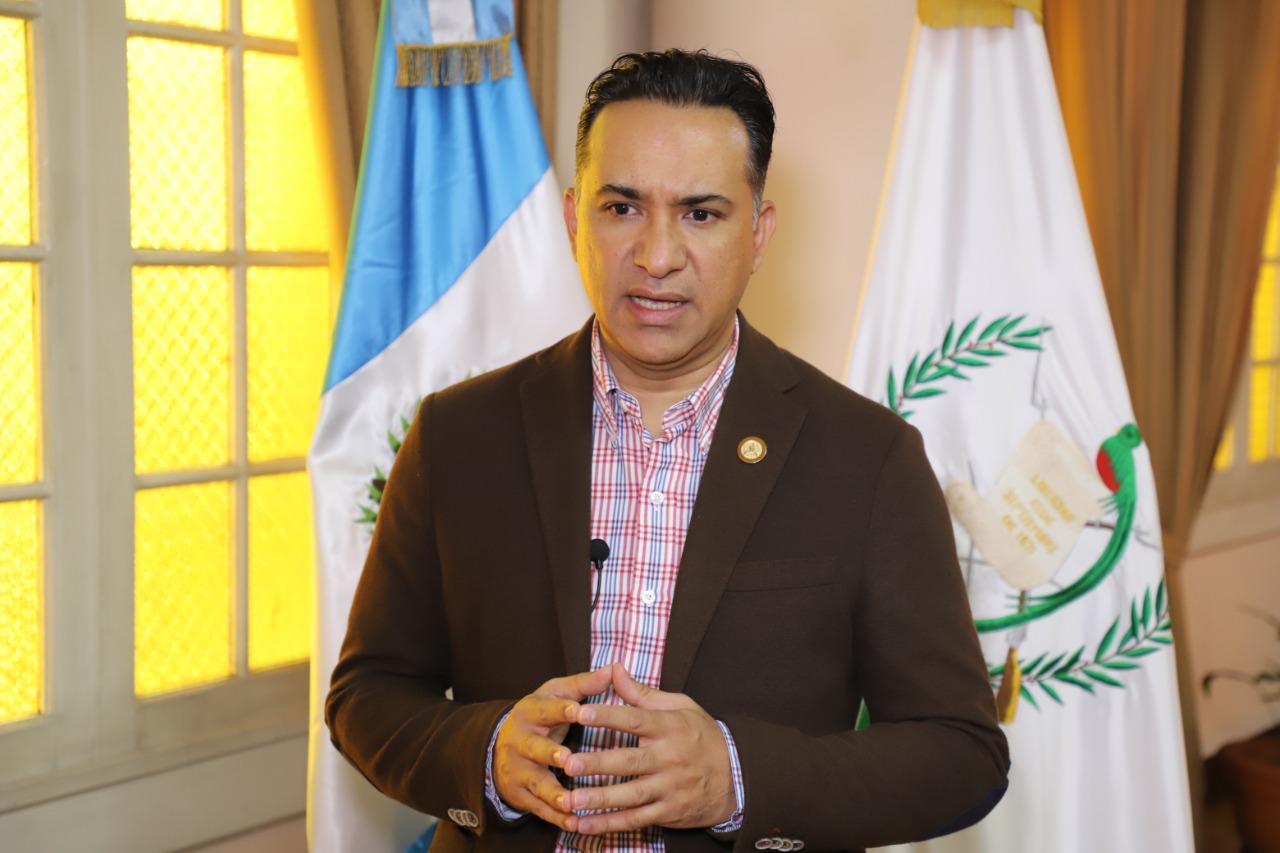 Ministro Mario Rojas Espino participa en reunión de foro ambiental