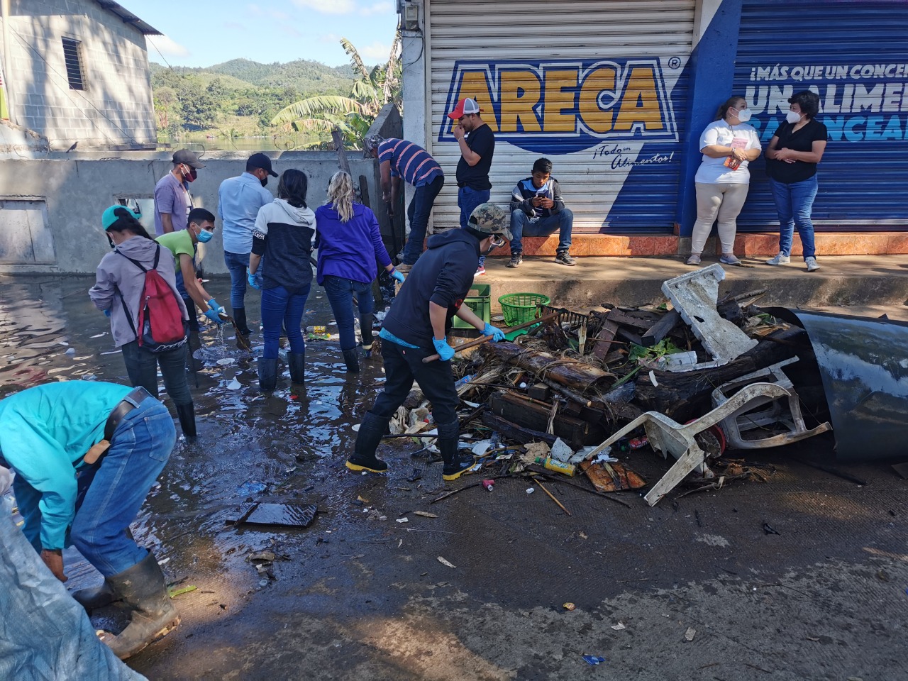Continúan las jornadas de limpieza en comunidad de Alta Verapaz