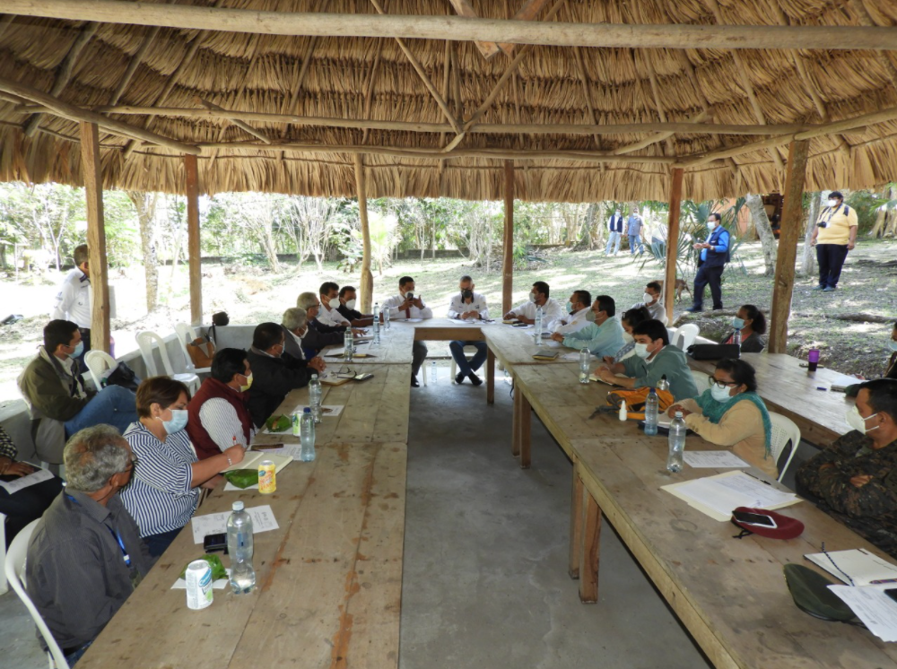 Viceministro de Ambiente participa en  reuniones que buscan  reducir la contaminación en el lago Petén Itzá