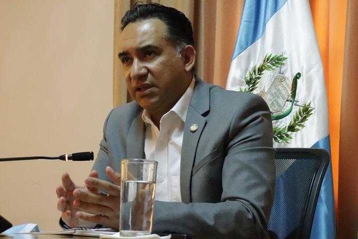 Ministro Mario Rojas expone en foro de inversión económica