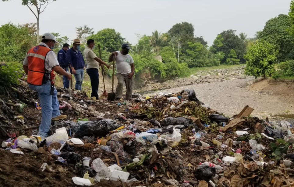Eliminan basurero ilegal en Suchitepéquez