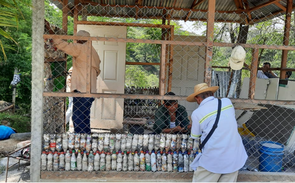 Izabal y Sacatepéquez promueven el reciclaje