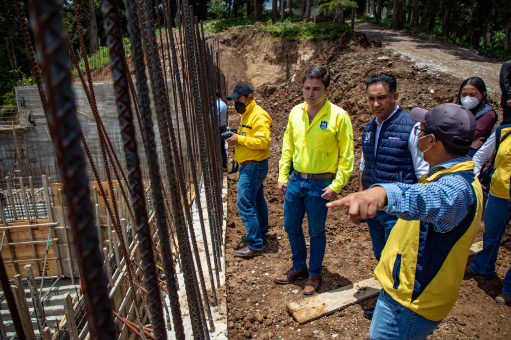 Ministro Rojas visita construcción de la planta de aguas residuales más grande de Guatemala