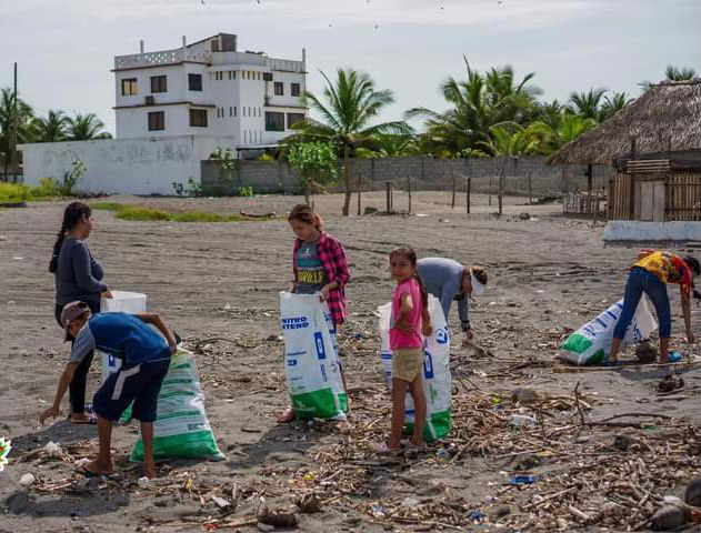 Suchitepéquez limpia sus playas en el Día Mundial de la Limpieza