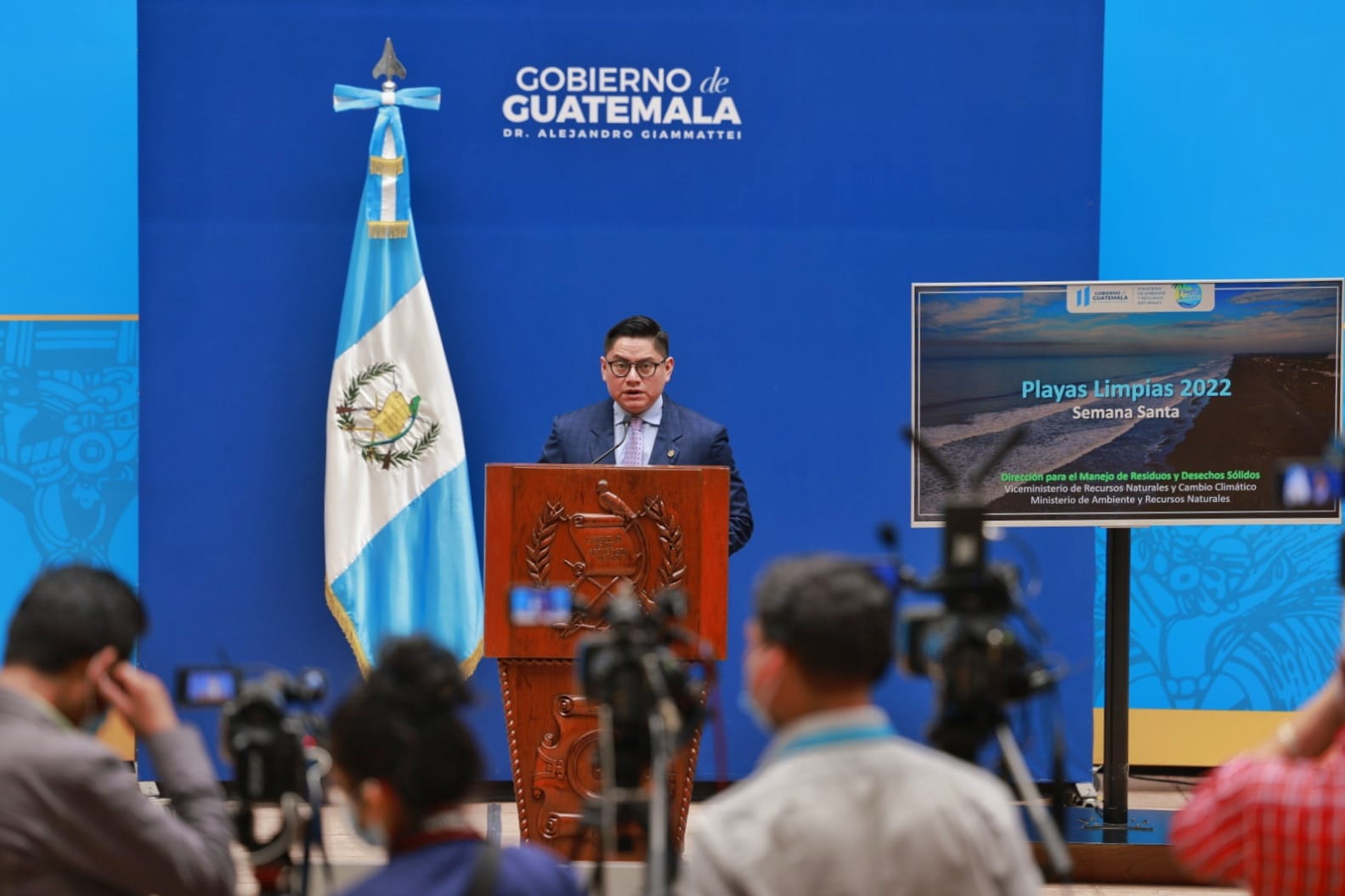 Veraneantes  ya  disfrutan de la arena, el sol y de las playas limpias