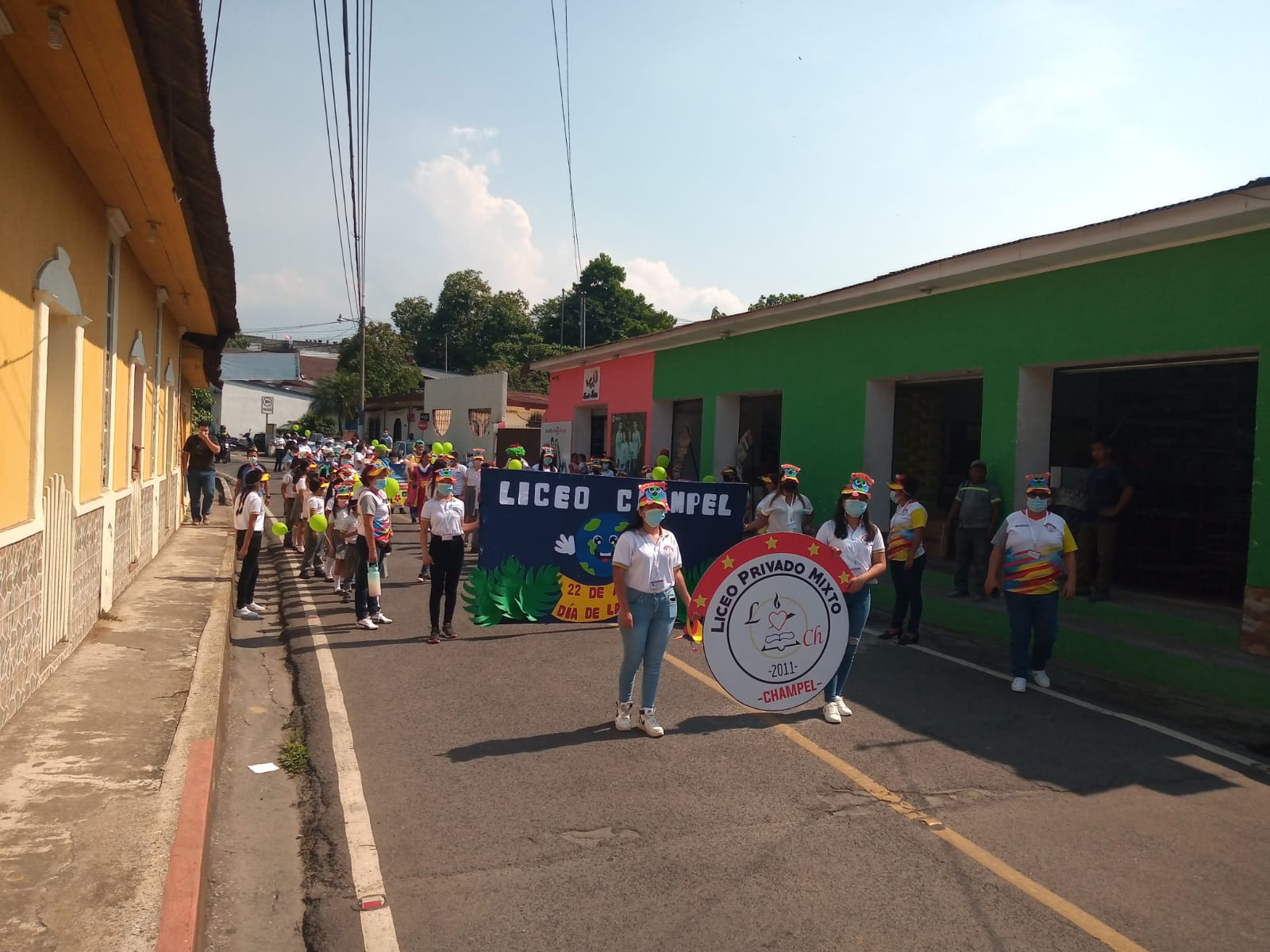 Caminata en Retalhuleu celebra el Día de la Tierra