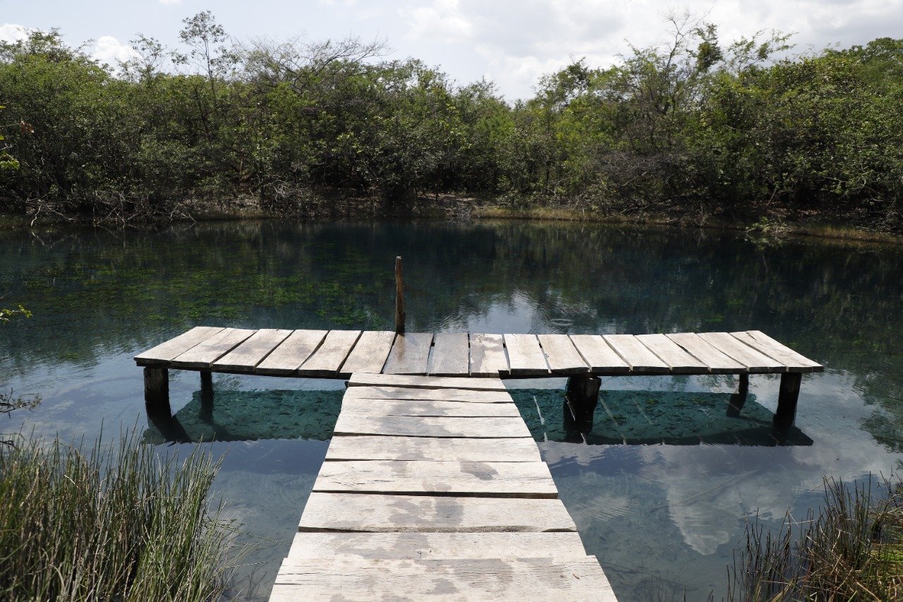 MARN promueve el saneamiento ambiental en el Cráter Azul, Petén
