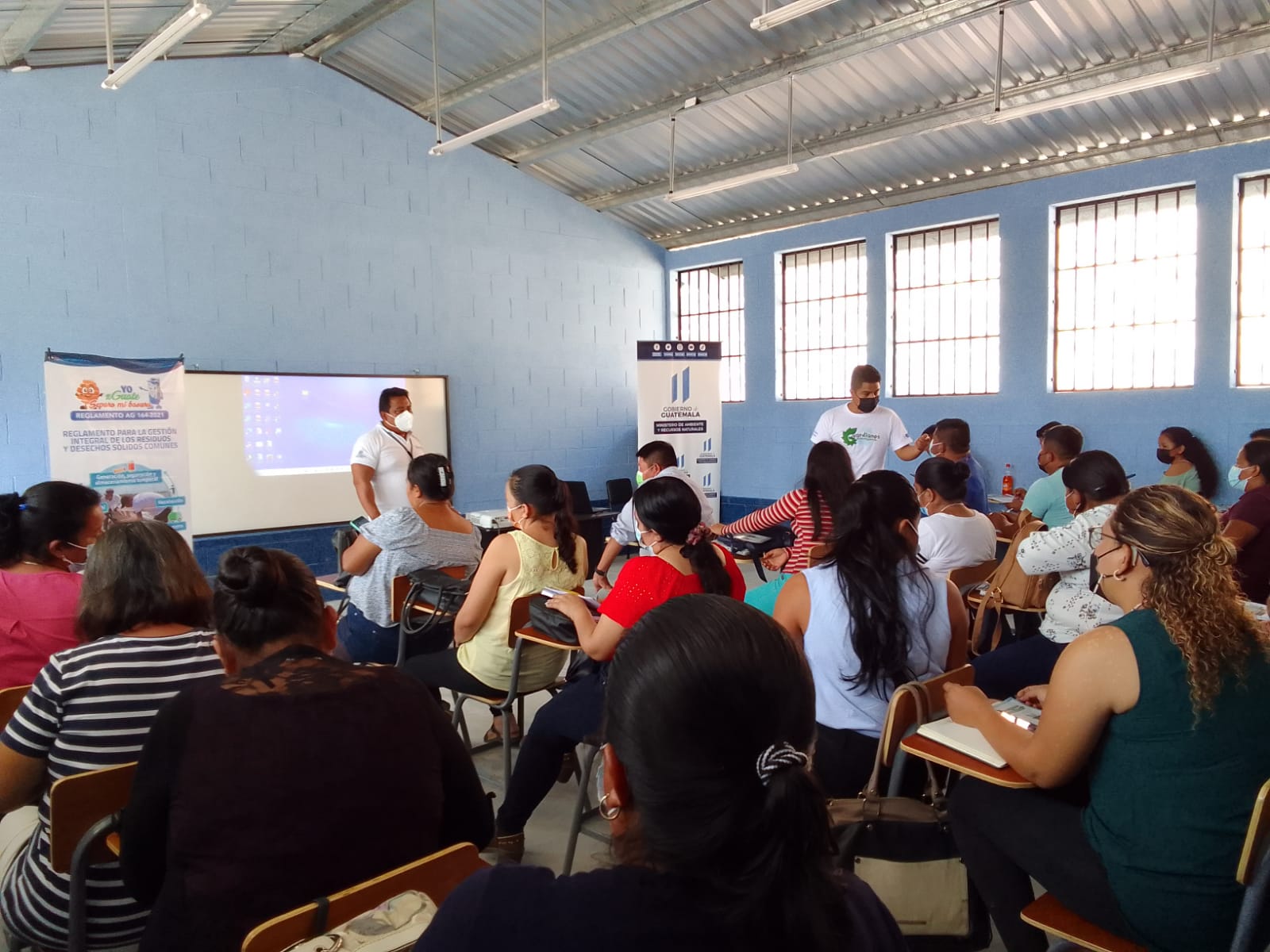 Educadores en Escuintla se unen al cumplimiento del Reglamento 164-2021
