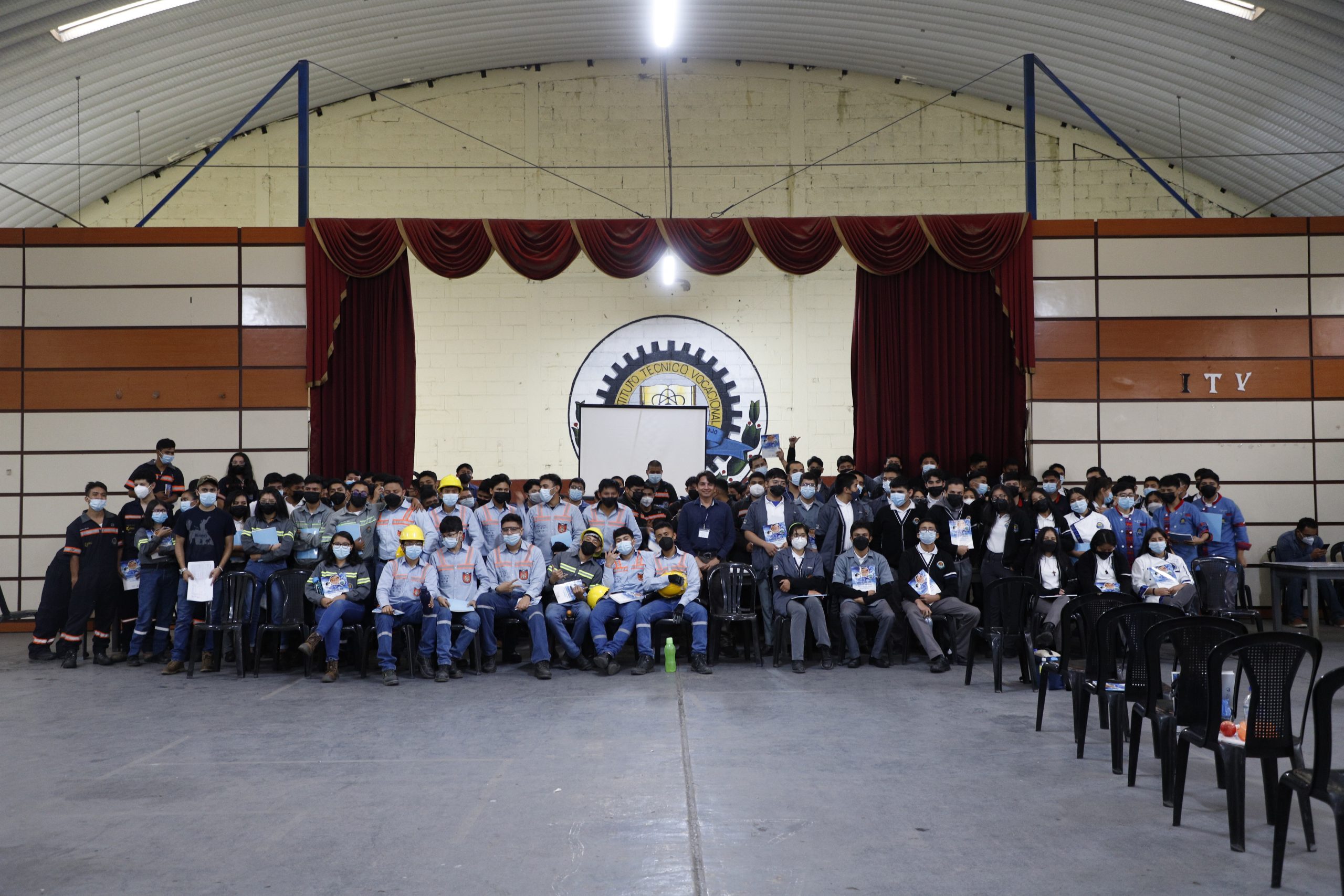 Estudiantes aprenden sobre el correcto manejo de las aguas residuales