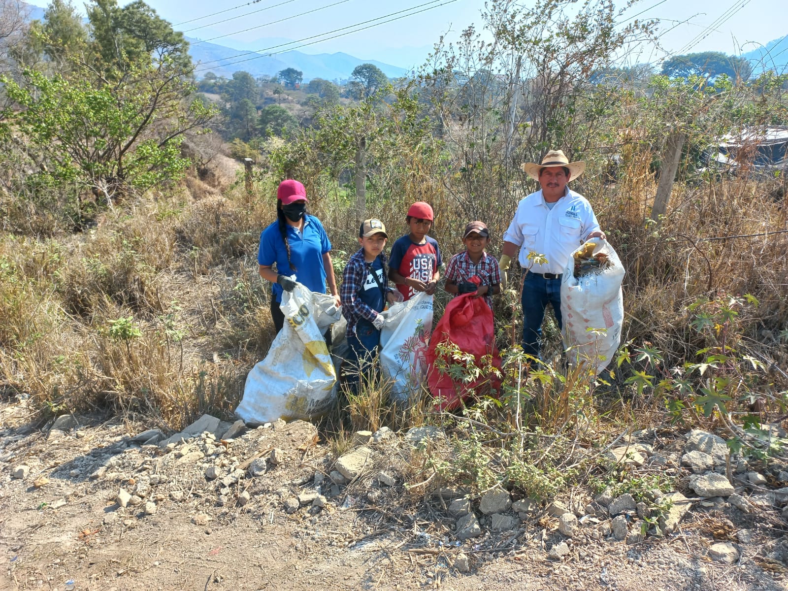 Niños de Quiché aprenden sobre el medioambiente y el Reglamento 164-2021