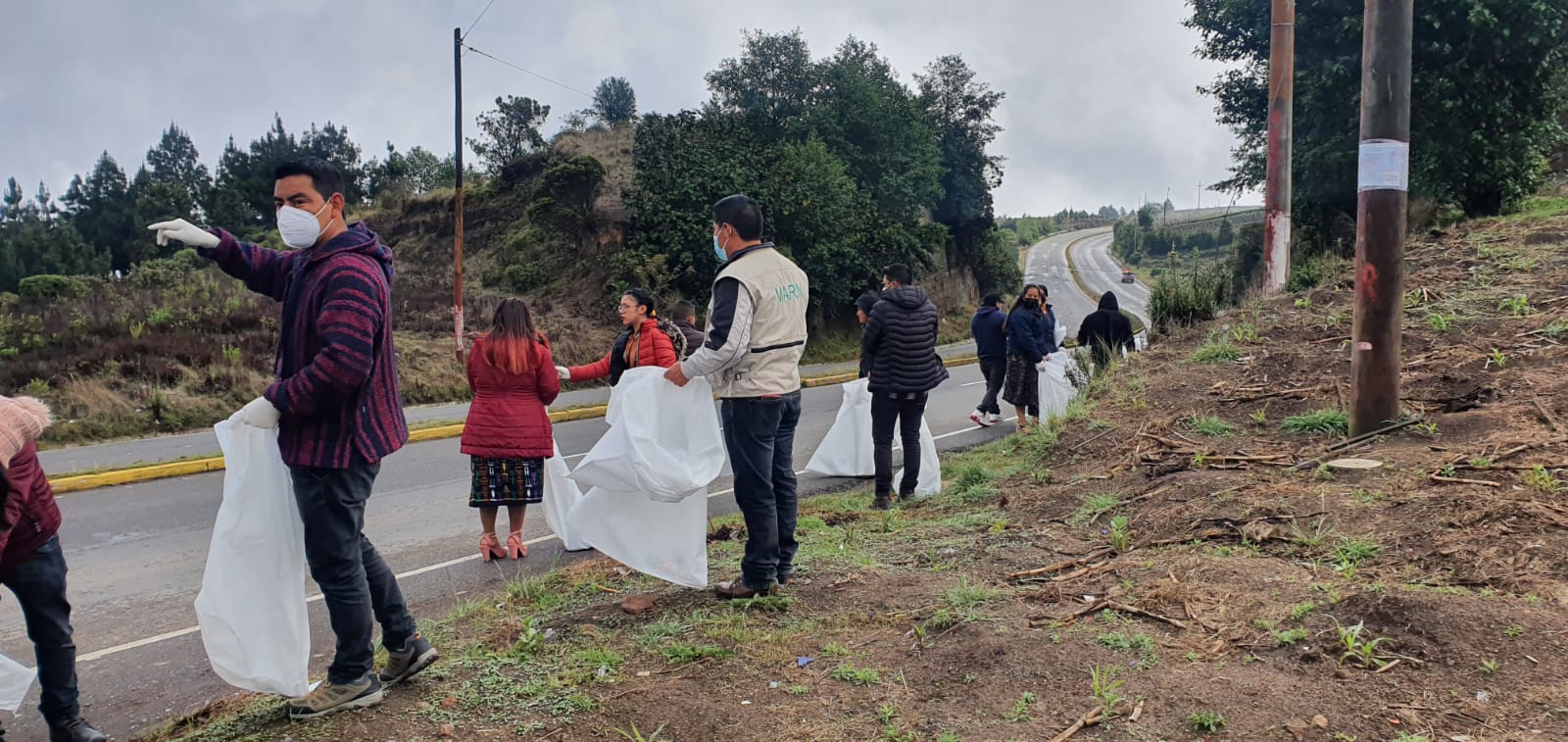 Santa Catarina Ixtahuacán hace su parte con jornada de limpieza