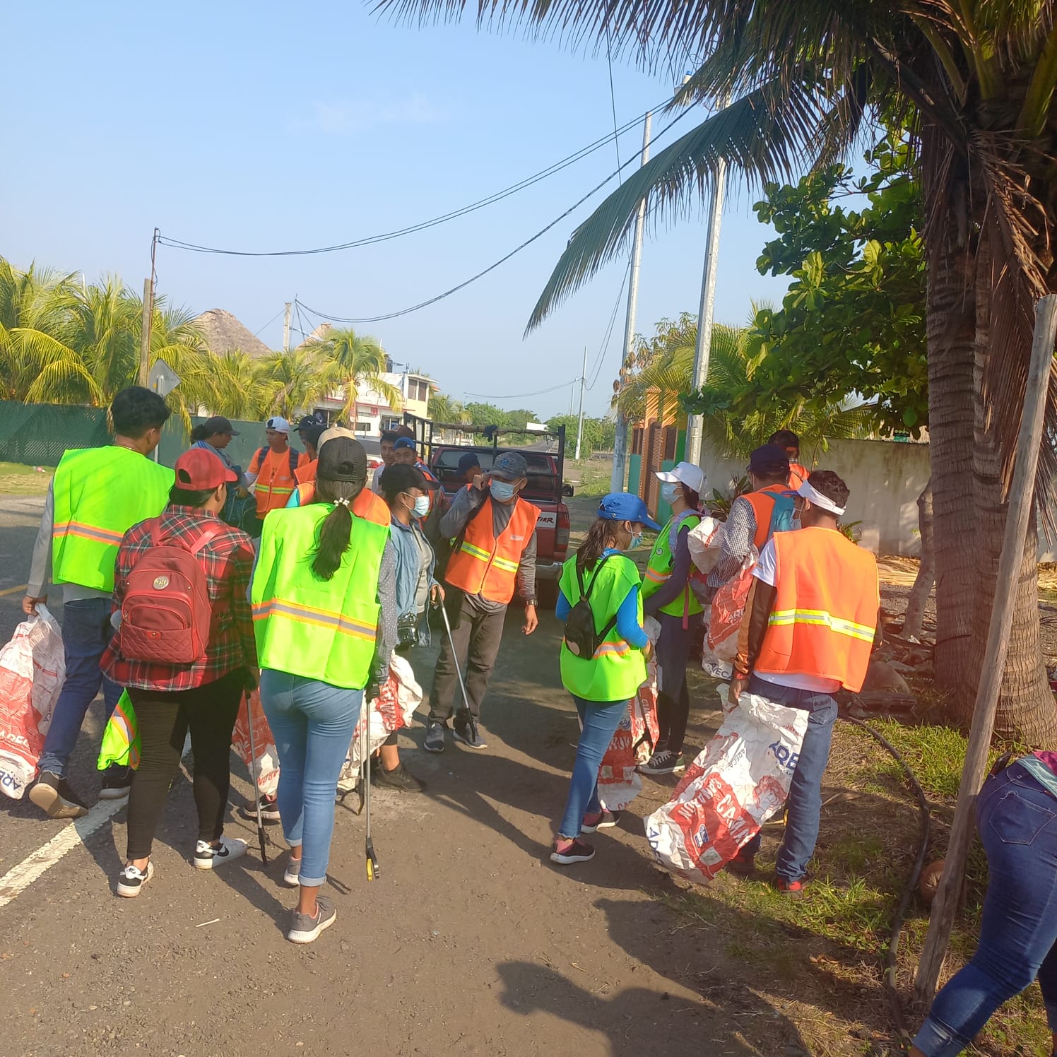 Vecinos de Chiquimulilla se unen en jornada de limpieza