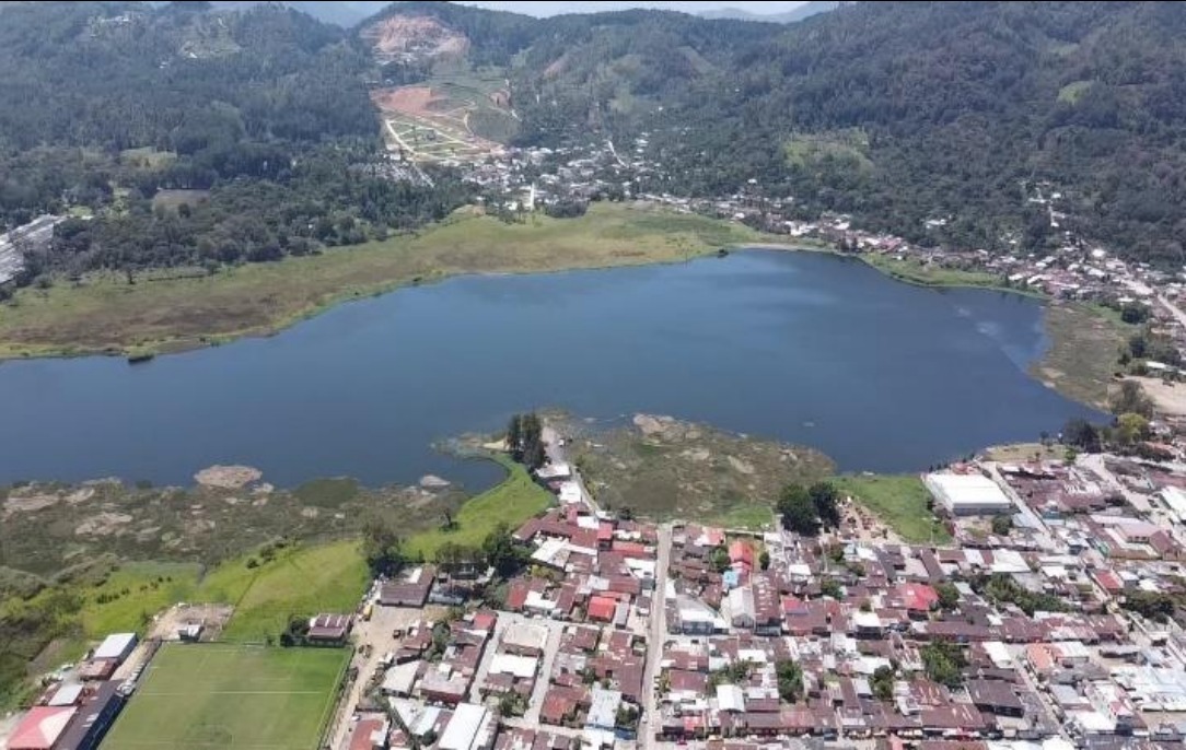Trabajo del MARN y Municipalidad de San Cristóbal Verapaz mantiene limpia la Laguna Chichoj