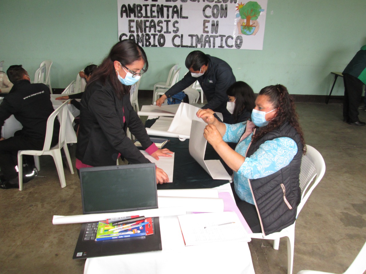 Sociedad civil de Tecpán recibe diplomado de cambio climático