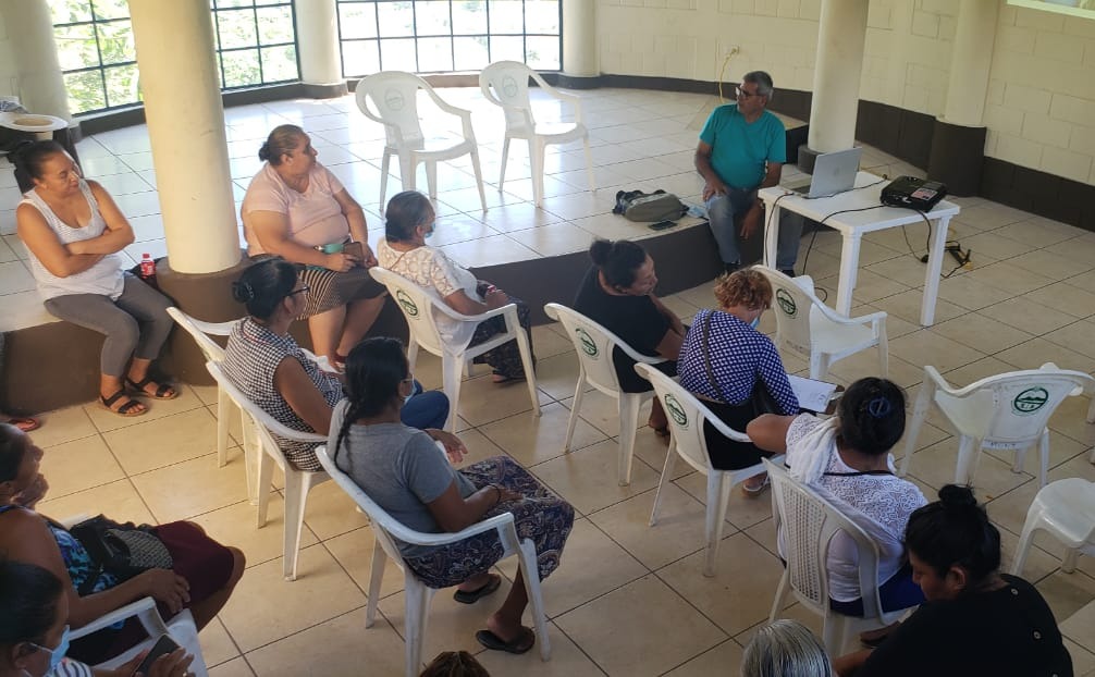 Capacitaciones familiares promueven el desarrollo social y ambiental