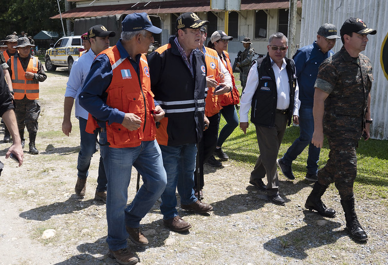 Presidente Giammattei supervisa labores de rescate y asistencia humanitaria que se brindan a los afectados por ciclón Julia