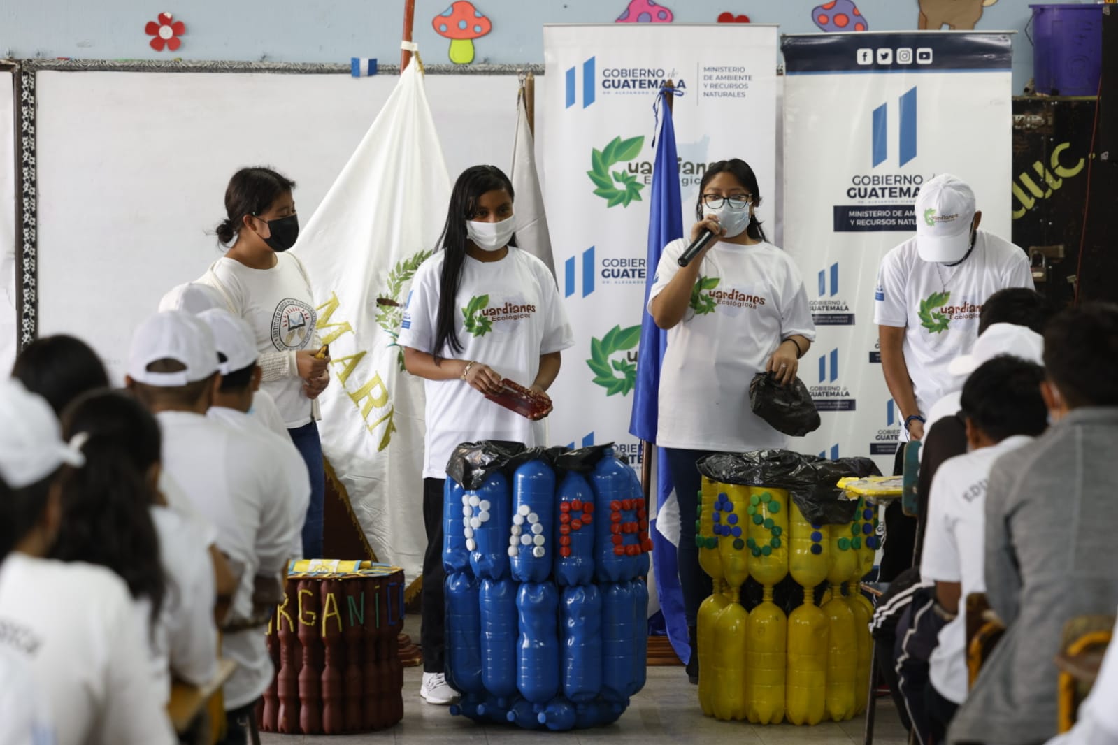 Jóvenes de Mixco son certificados como Guardianes Ecológicos del MARN