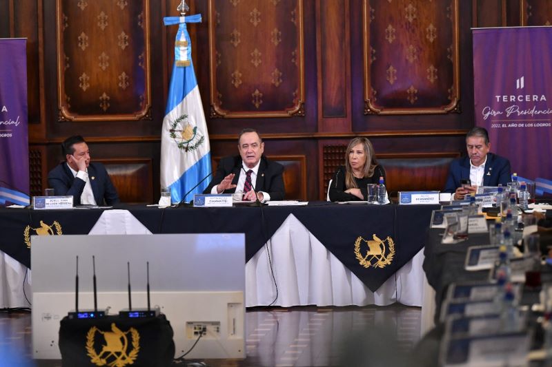Presidente Giammattei cierra tercera gira nacional de trabajo 2022 durante reunión con alcaldes de Huehuetenango