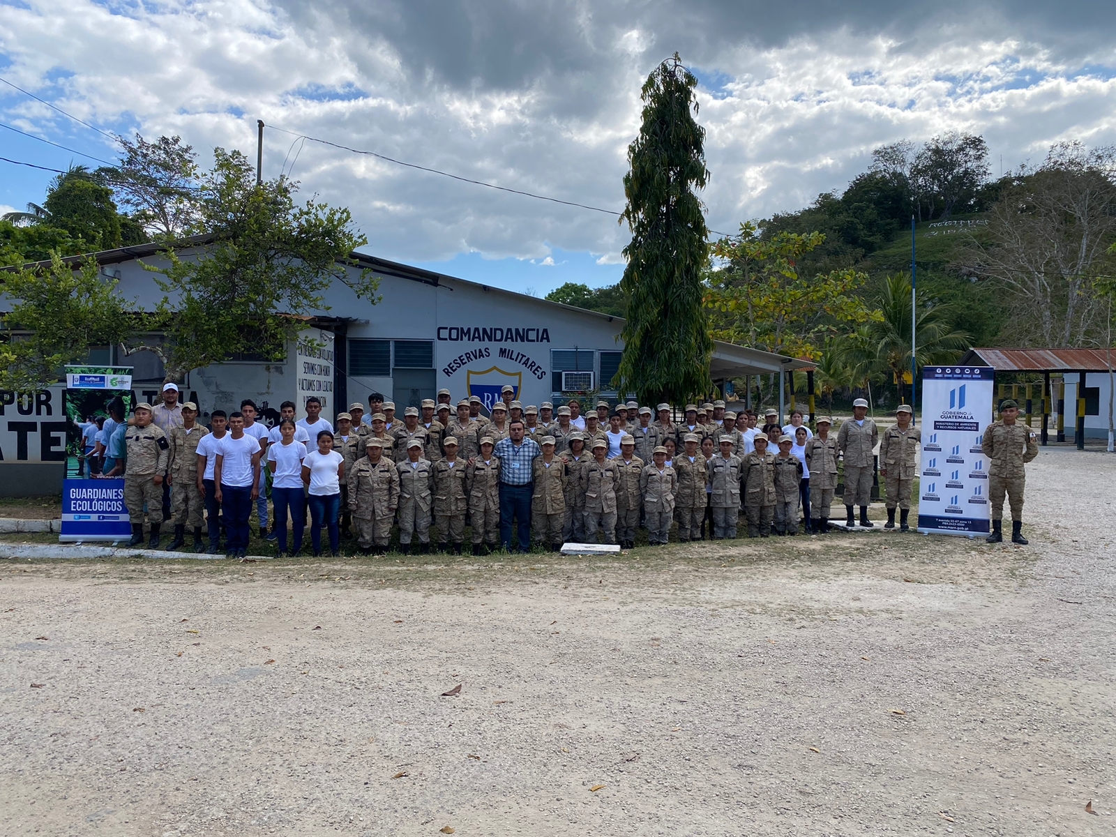 <strong>MARN instruye a jóvenes de las reservas militares sobre protección del medioambiente</strong>