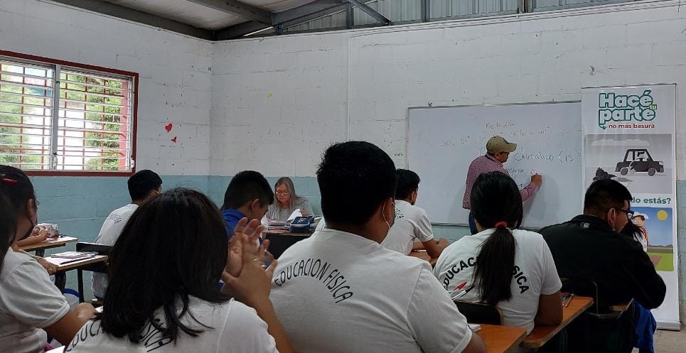 <strong>Talleres del MARN fortalecen las capacidades de los consejos comunitarios y estudiantes de San Marcos</strong>