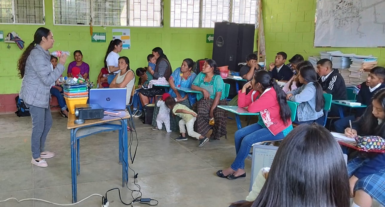 Talleres del MARN fomentan la gestión integral de residuos y desechos en Salamá