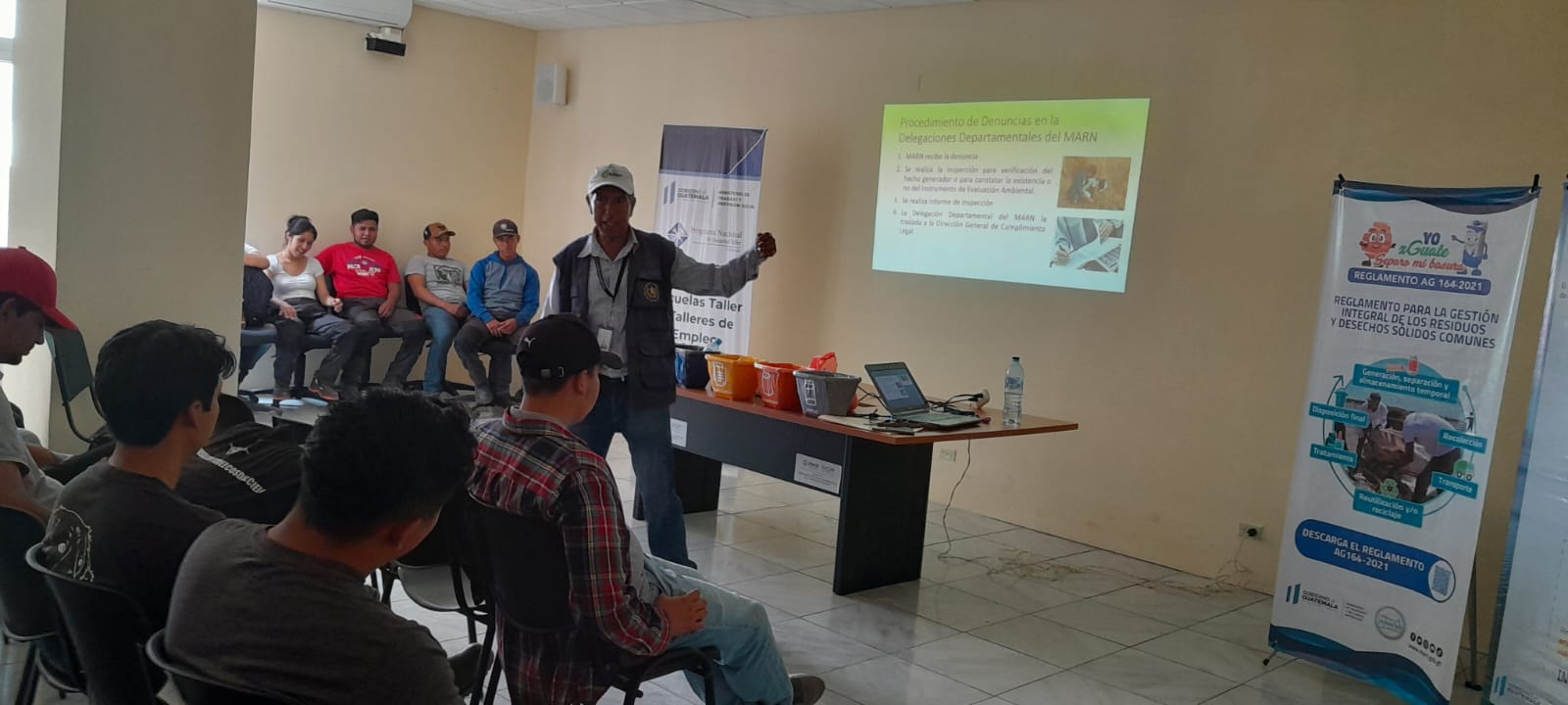 Jóvenes de Baja Verapaz se forman como Guardianes Ecológicos