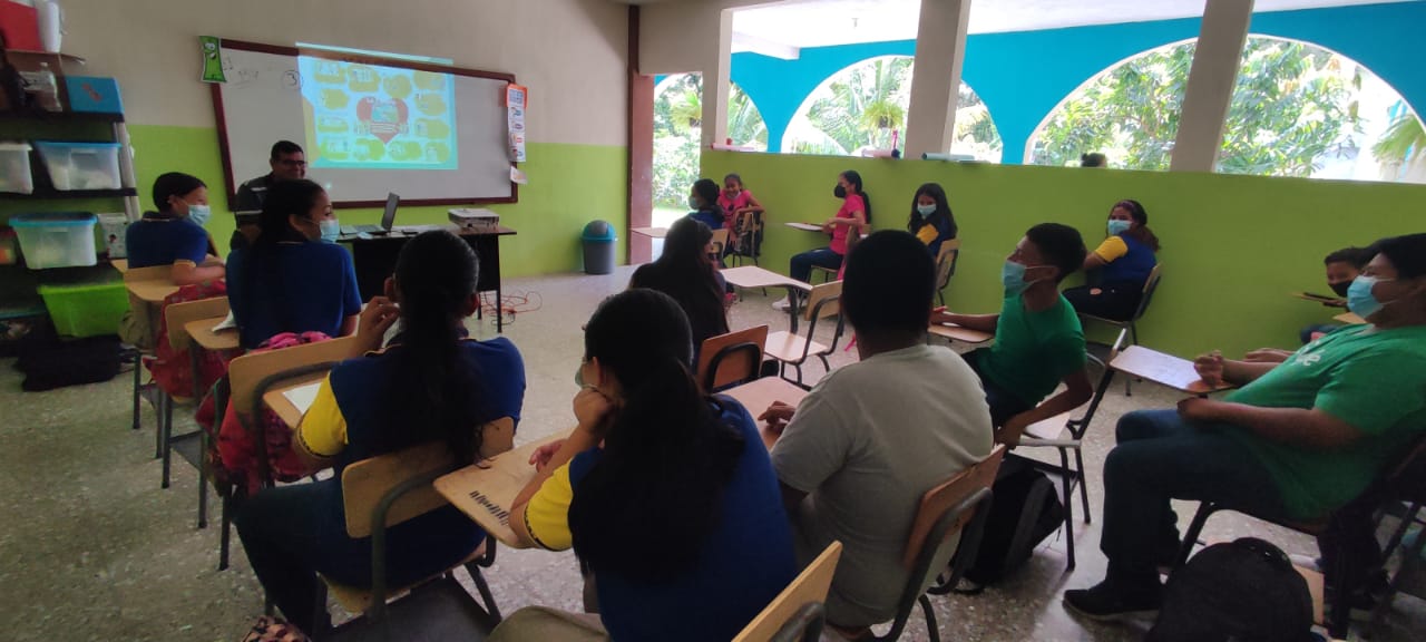 Jóvenes de Chimaltenango comienzan formación como Guardianes Ecológicos