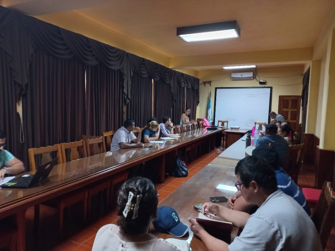 Delegación del MARN apoya a la Municipalidad de Zacapa para cumplir las normas ambientales