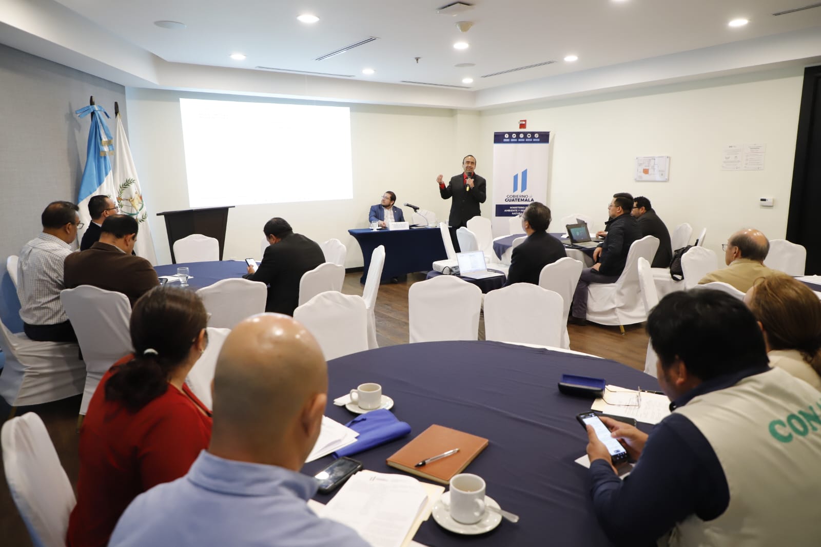 Taller participativo aporta en la construcción de una nueva reglamentación para aguas residuales