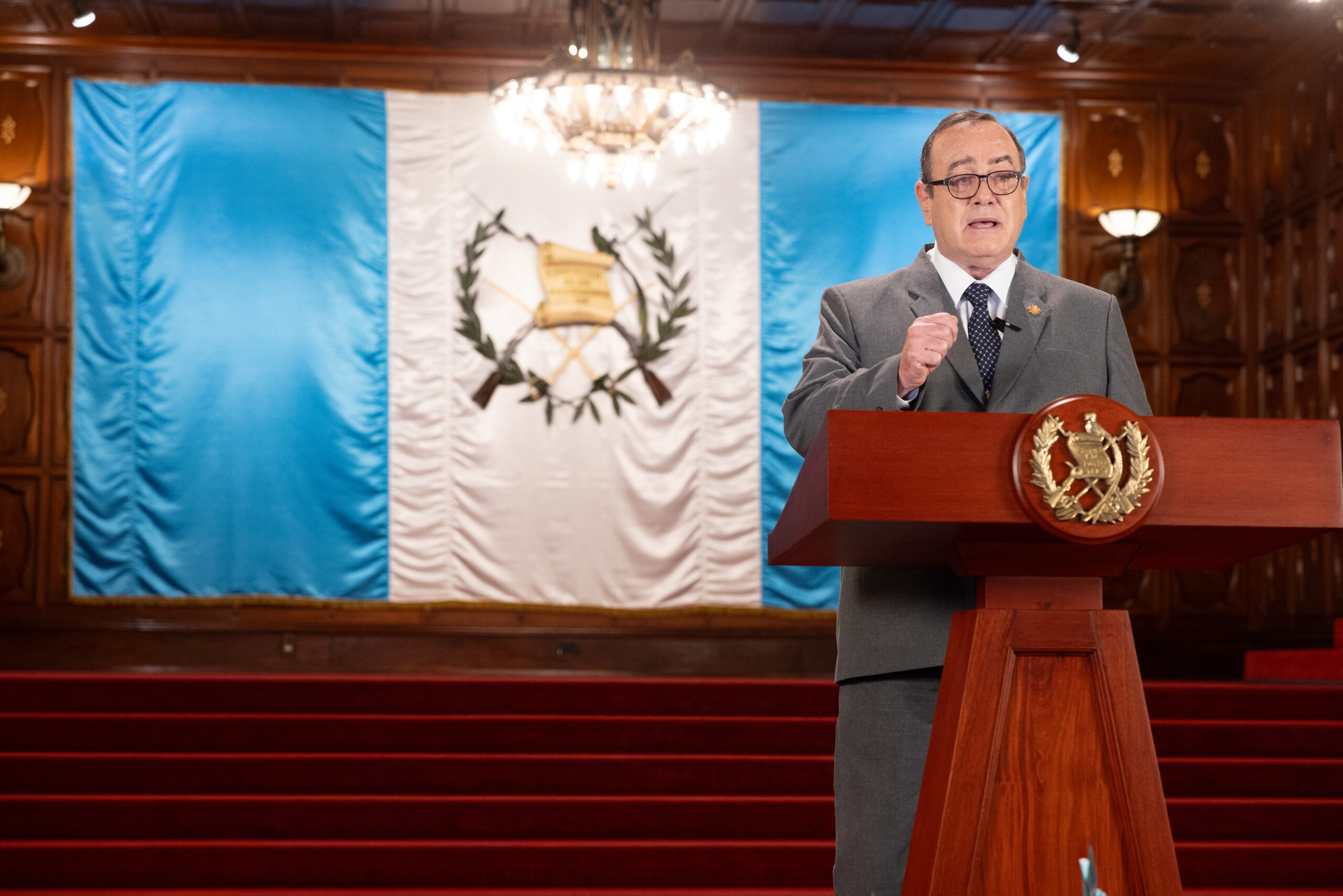 Presidente Giammattei llama a guatemaltecos a acudir a las urnas y afirma que país está en paz y listo para fiesta cívica