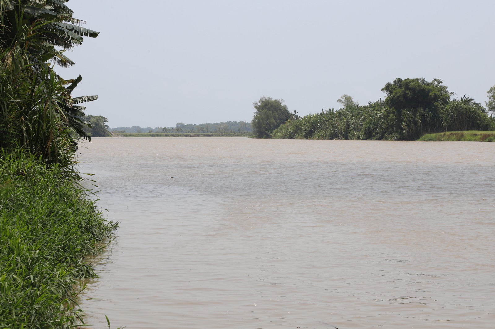 Efectiva labor del MARN en la desembocadura del río Motagua aporta a la reducción de desechos sólidos