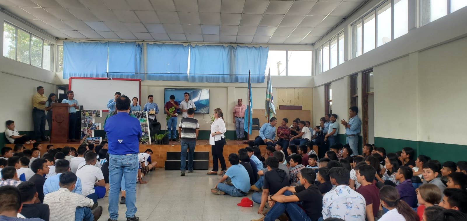 Escolares de Cobán capacitados para cuidar el medio ambiente