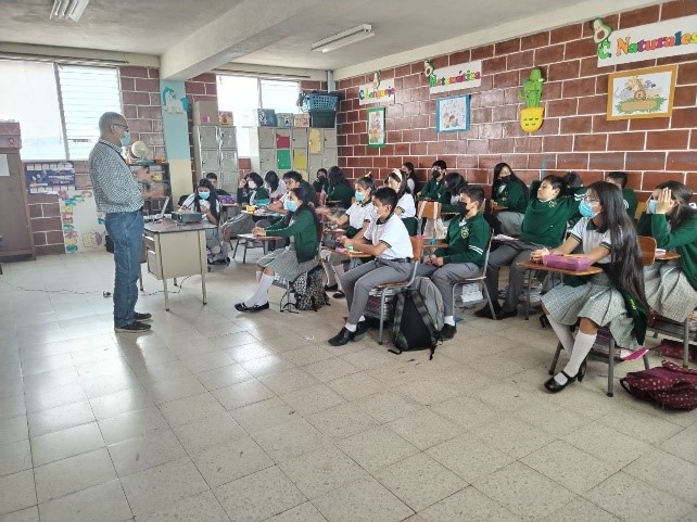 Estudiantes en Santa Cruz del Quiché aprenden sobre clasificación primaria y secundaria