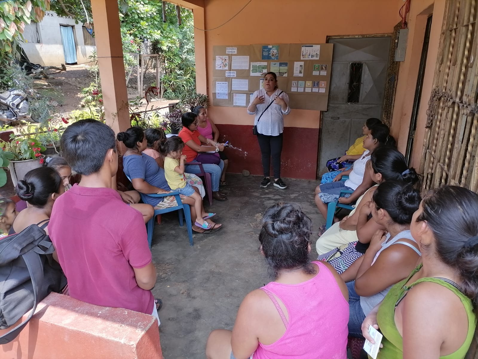 Continúan los talleres comunitarios sobre el Reglamento 164-2021